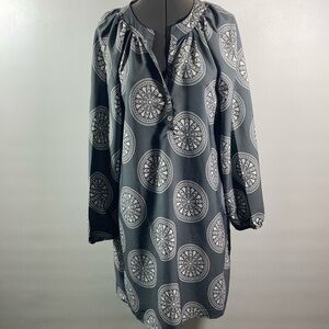 b.Boutique Dress/Tunic  Women  Size M Gray & White Long Elastic Sleeve Placket